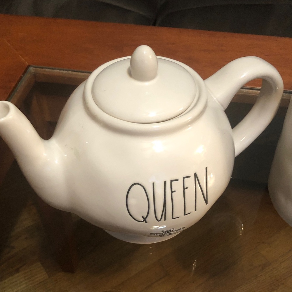 Queen's Kitchen White Ceramic Set - Picture 4 of 10